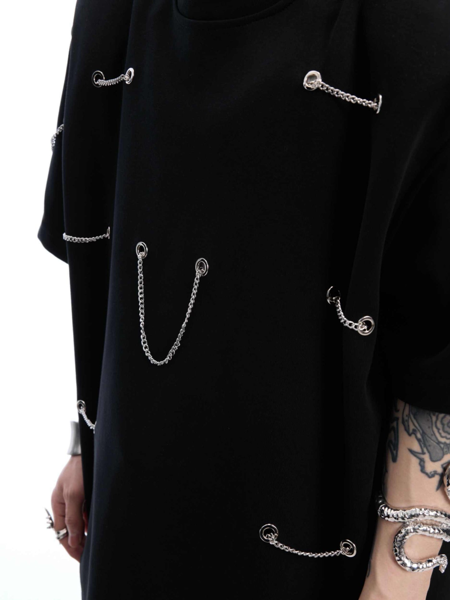 Metal Chain Padded Shoulder Short Sleeve Heavy Cotton Black T-shirt