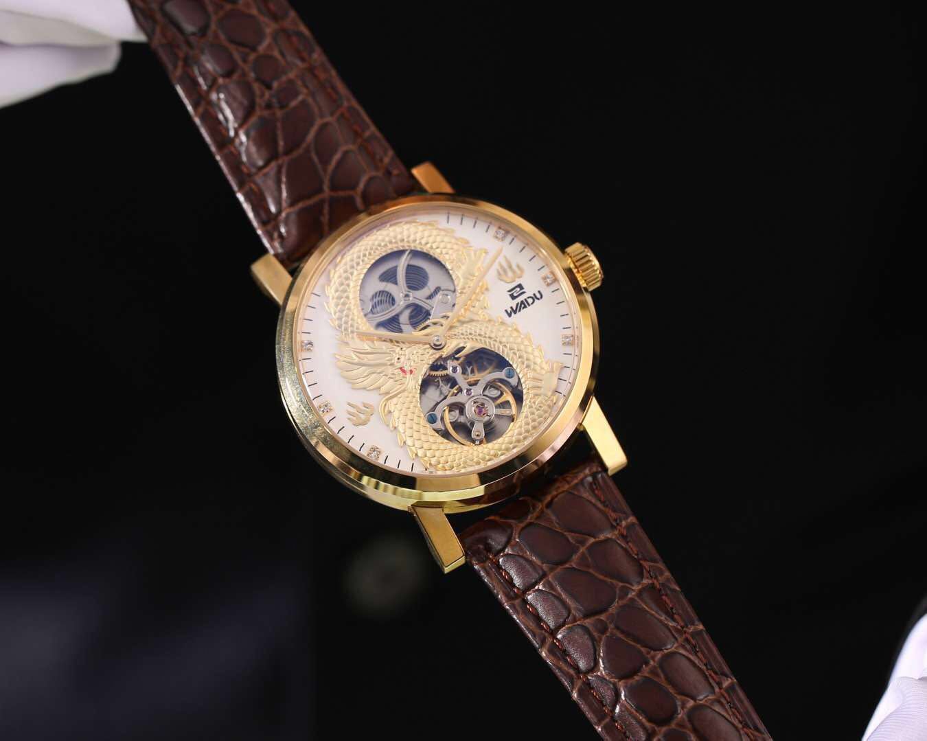 Casual Vintage Dragon Carving Square Flywheel Manual Mechanical  Watch