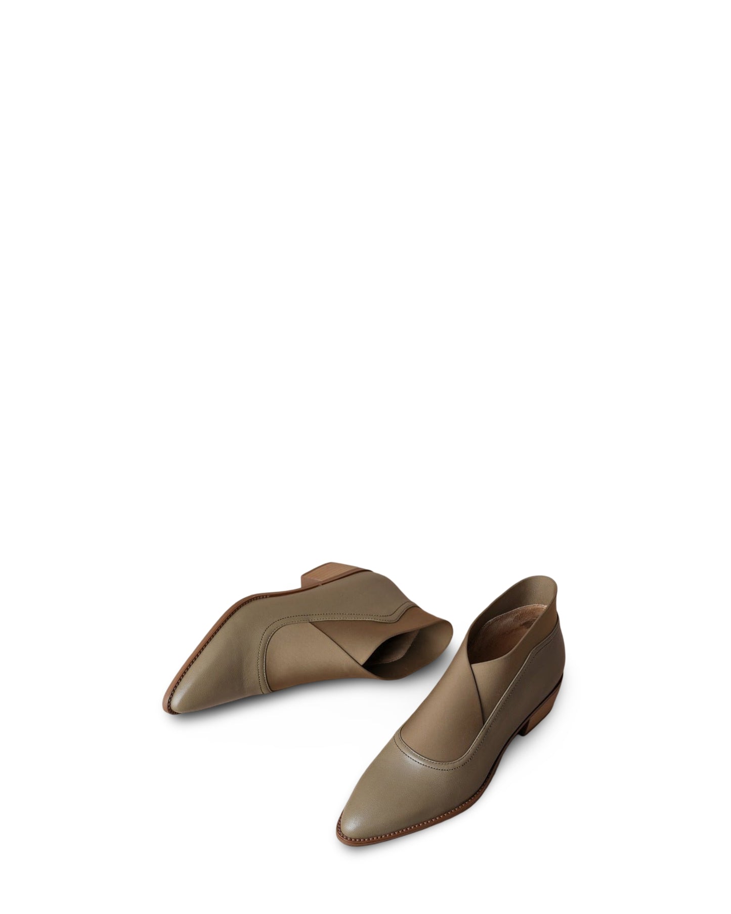 Retro Pointed Toe Chunky Heel Booties