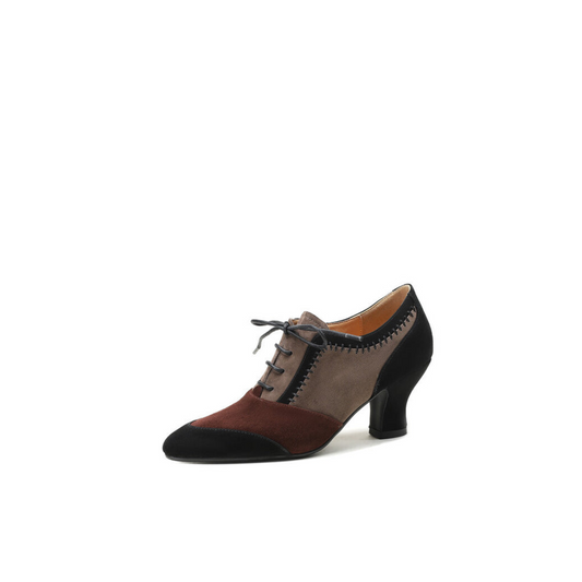 For Women Who Lead Rooms, Not Trends.