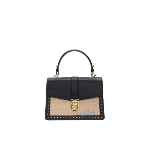 Structured Bag First-Layer Cowhide with Hand-Finished Panel