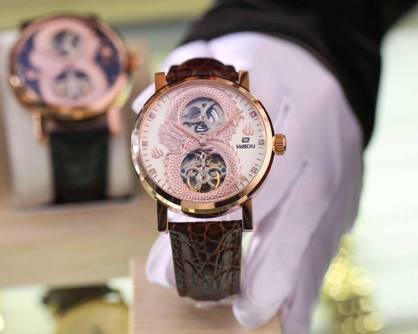 Casual Vintage Dragon Carving Square Flywheel Manual Mechanical  Watch