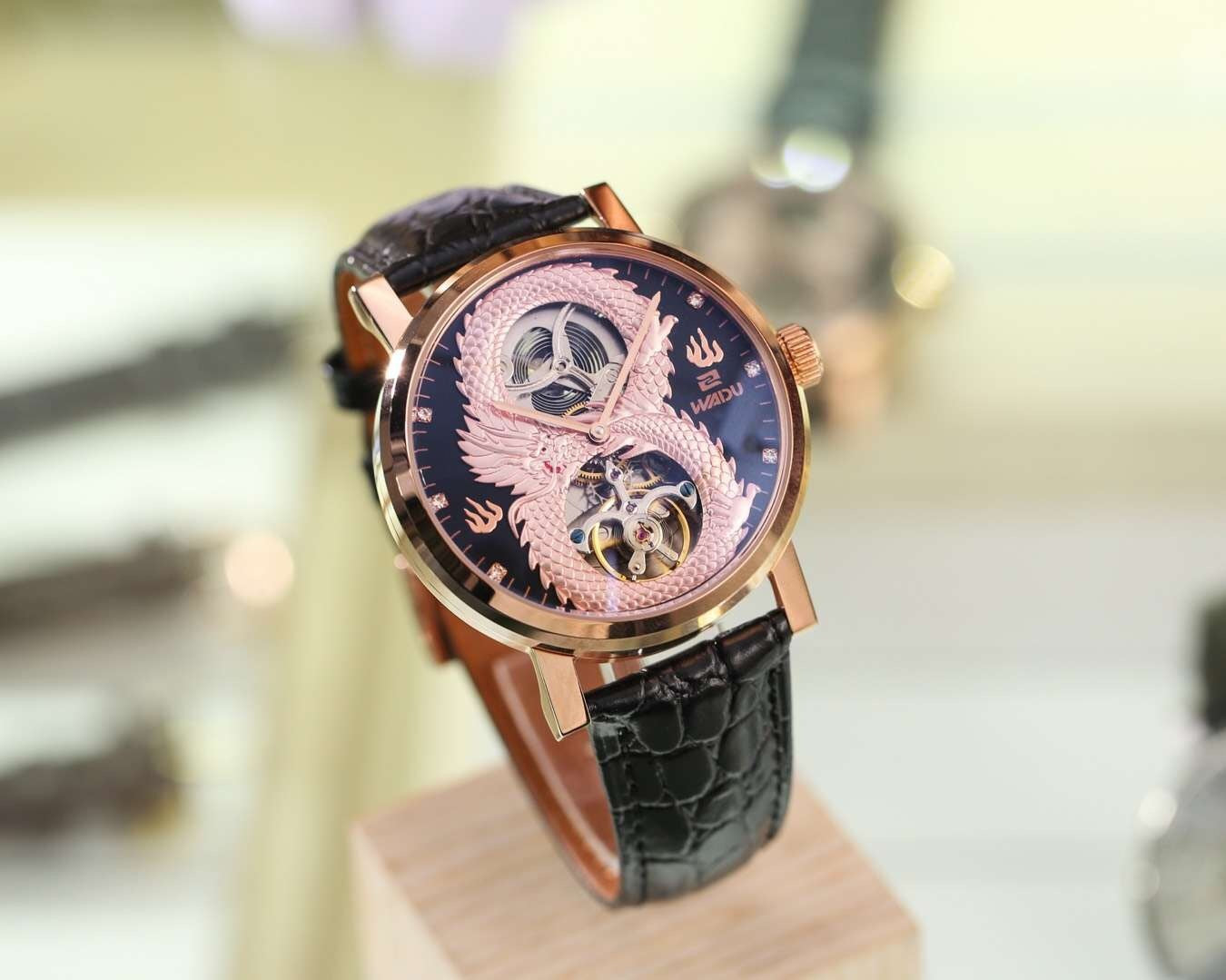 Casual Vintage Dragon Carving Square Flywheel Manual Mechanical  Watch