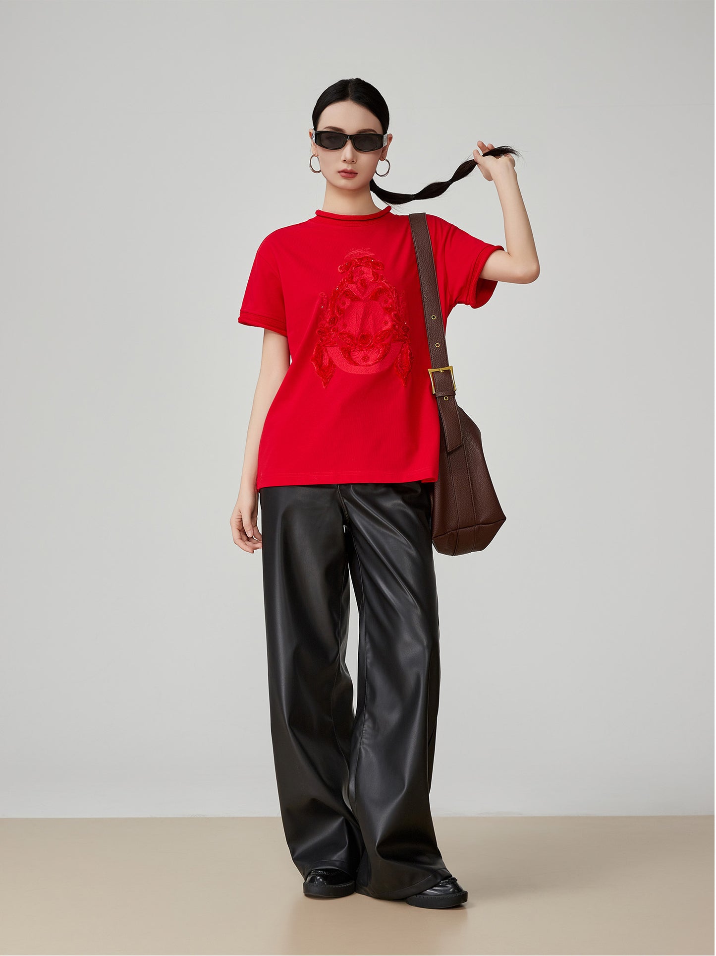 New modern Style Red Embroidery Curling Shoulder T-shirt For Women