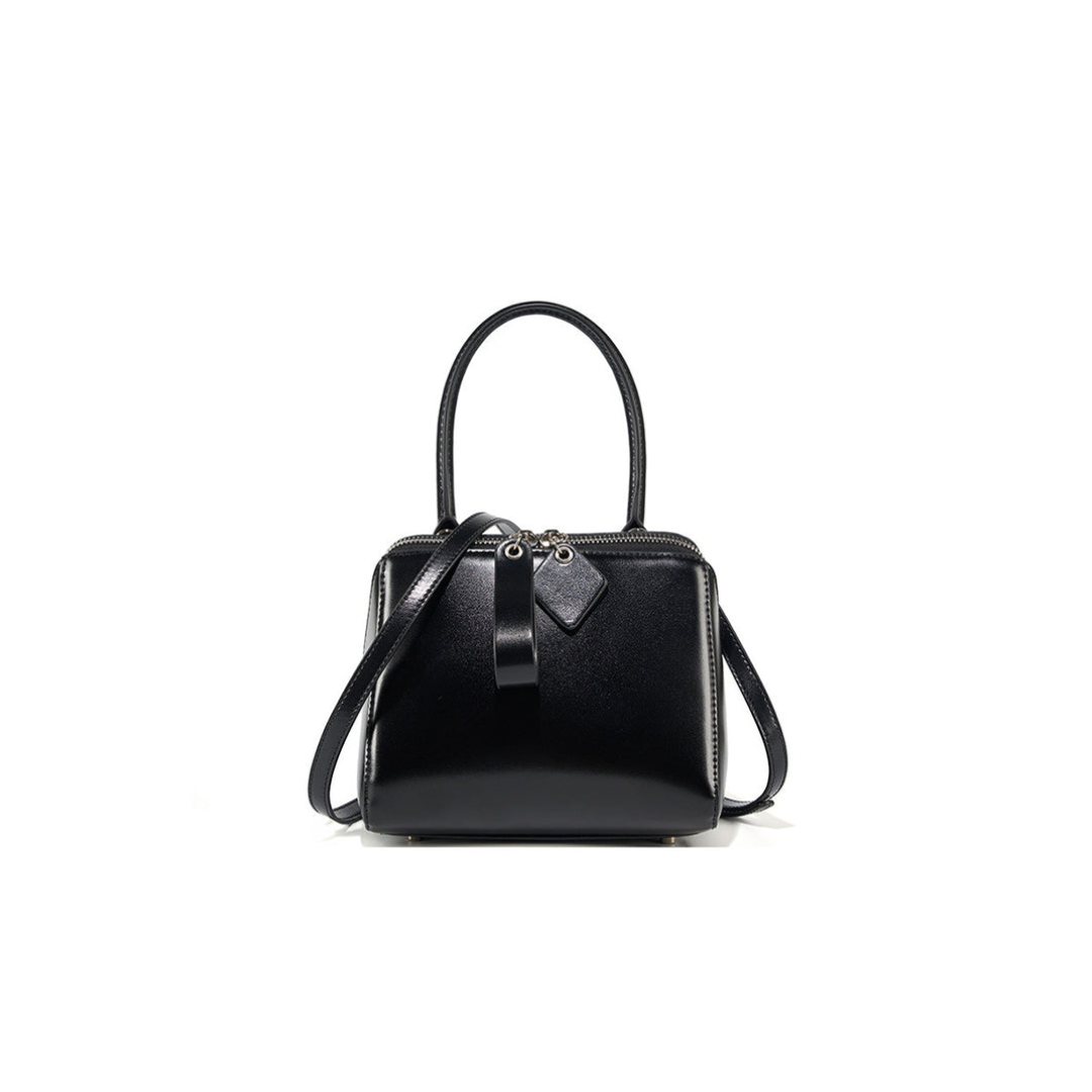 Structured Cowhide with Defined Geometry