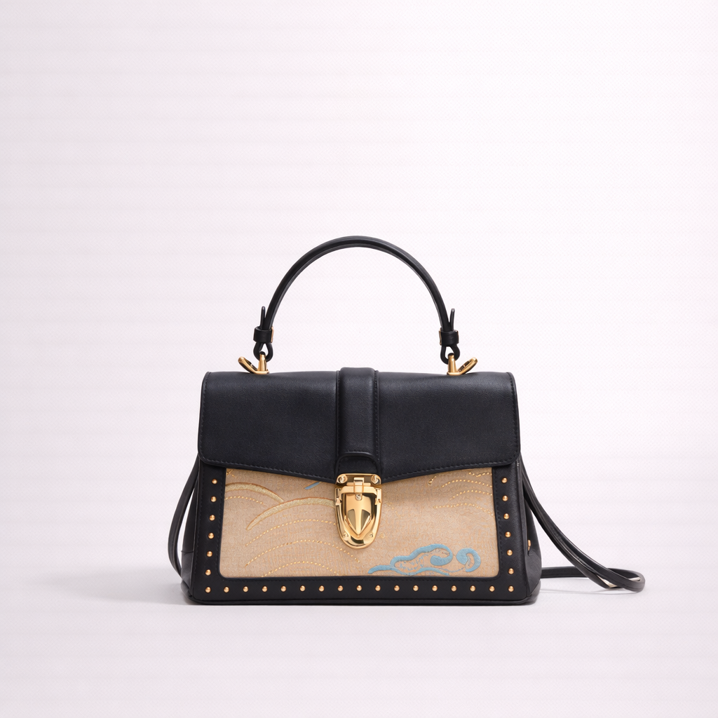 Structured  Bag First-Layer Cowhide with Hand-Finished Panel